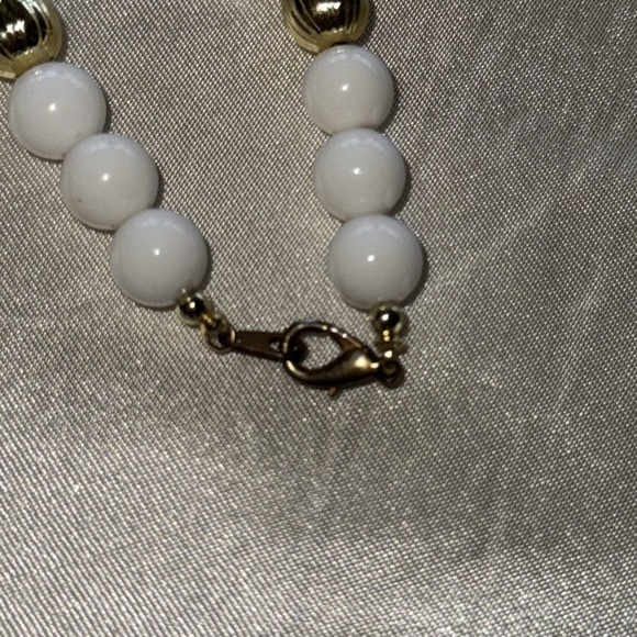 Vintage White Gold Faceted Bead Necklace Matching Bead Button Style Earrings Set - Picture 10 of 11